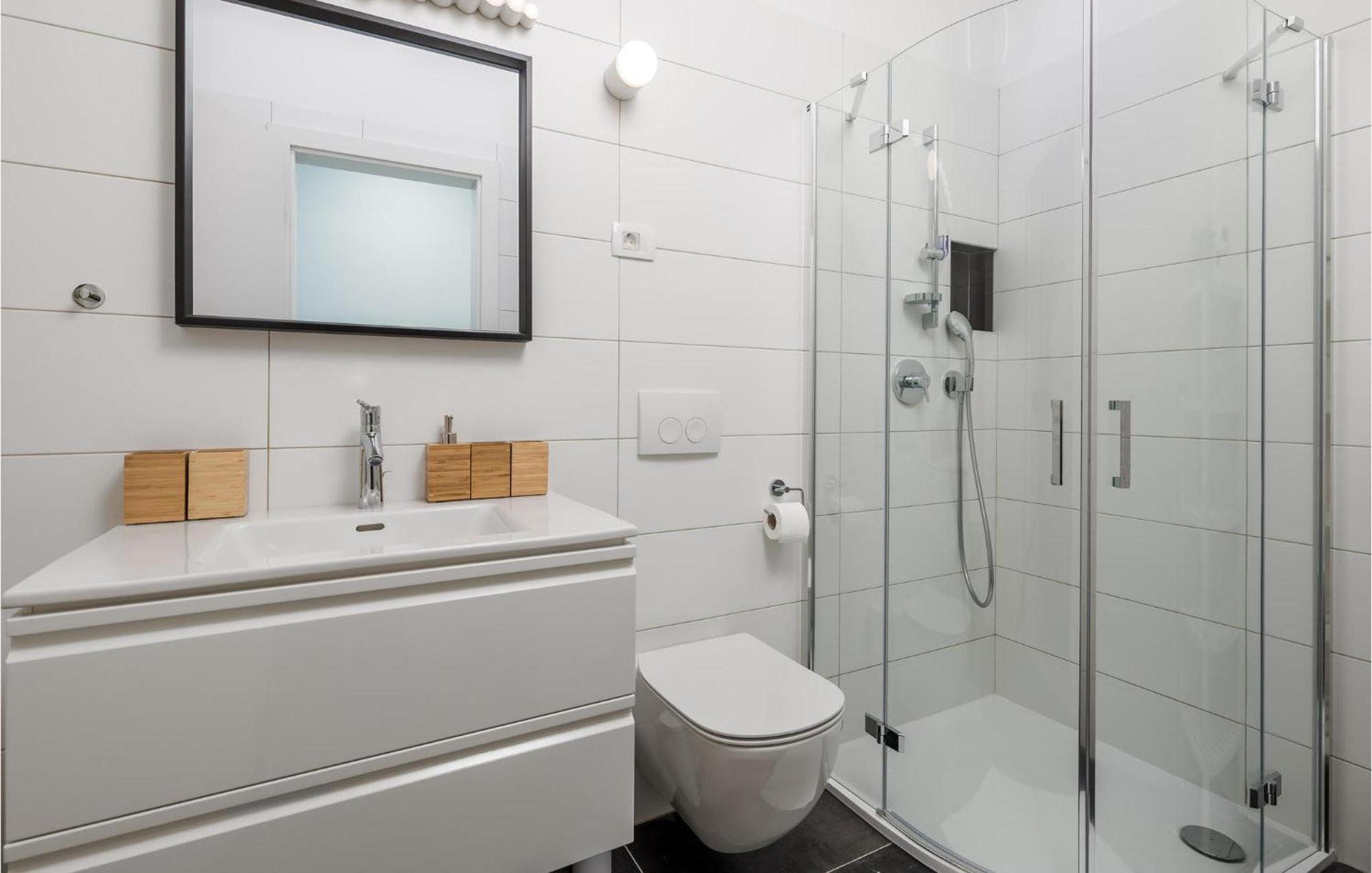 Amazing Apartment In Mali Losinj With Wifi Екстериор снимка