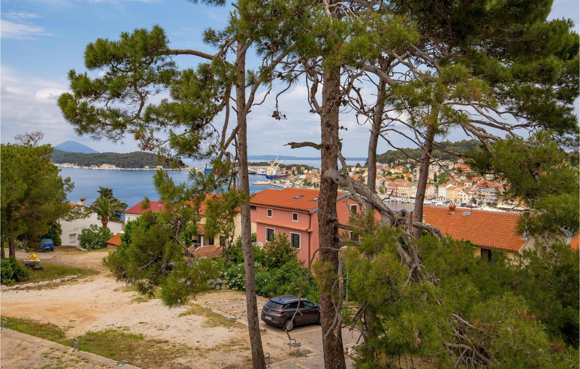 Amazing Apartment In Mali Losinj With Wifi Екстериор снимка