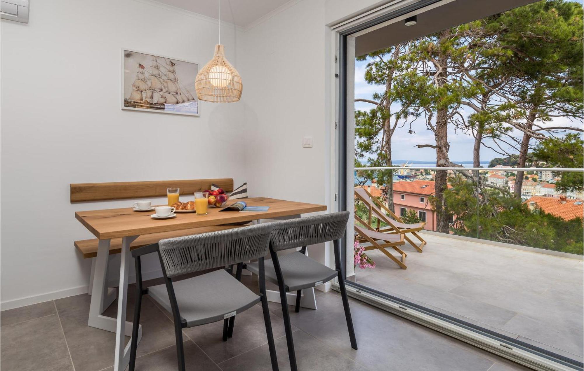 Amazing Apartment In Mali Losinj With Wifi Екстериор снимка